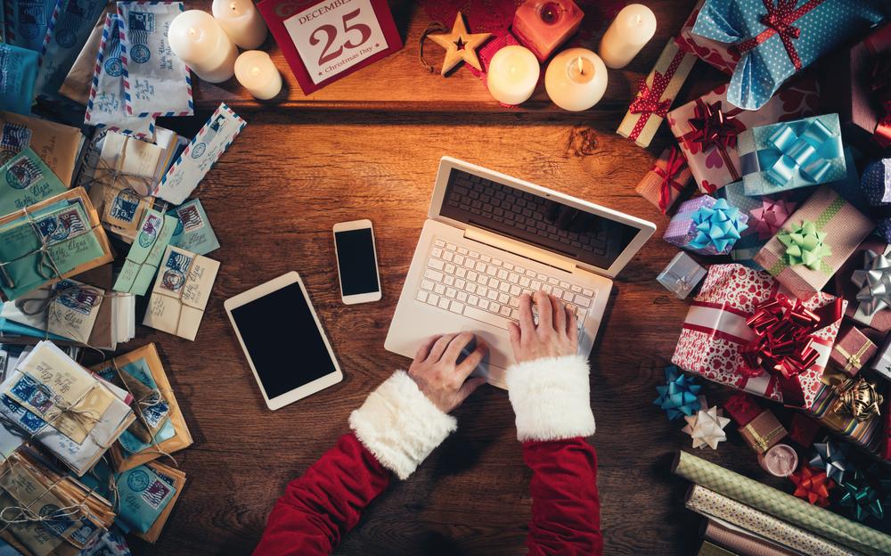 Holiday Gift Guide for Tech Lovers 2019
